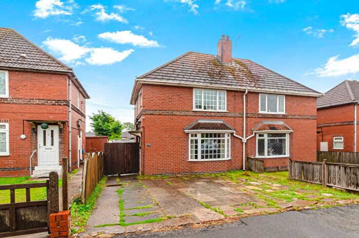 3 Bedroom Semi-detached House For Sale In Park Avenue, Chesterfield, S44