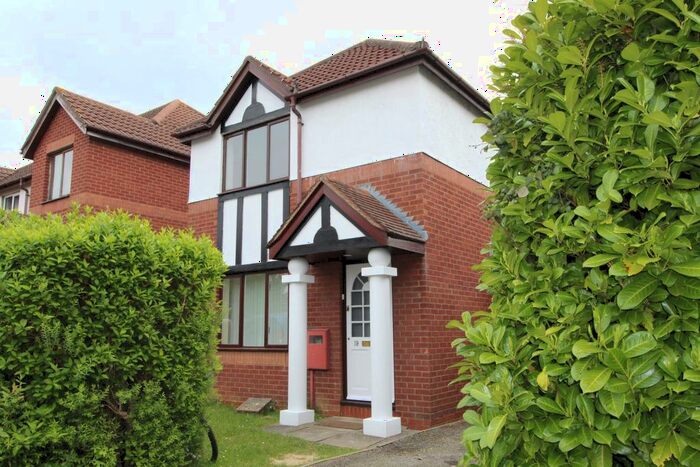 3 Bedroom Link Detached House To Rent In Forrabury Avenue, Bradwell Common, Milton Keynes, MK13