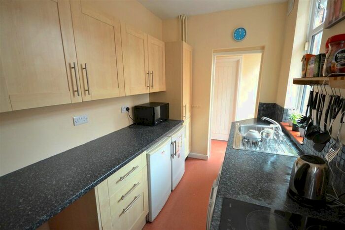 4 Bedroom Terraced House To Rent In Bulwer Road, Leicester, LE2