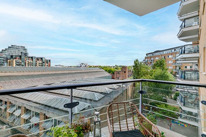2 Bedroom Flat To Rent In Smugglers Way, London, SW18
