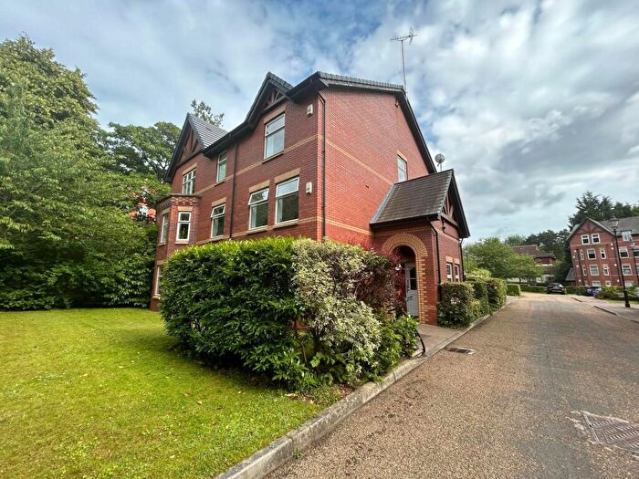 2 Bedroom Apartment To Rent In Flat Grosvenor Court, L18