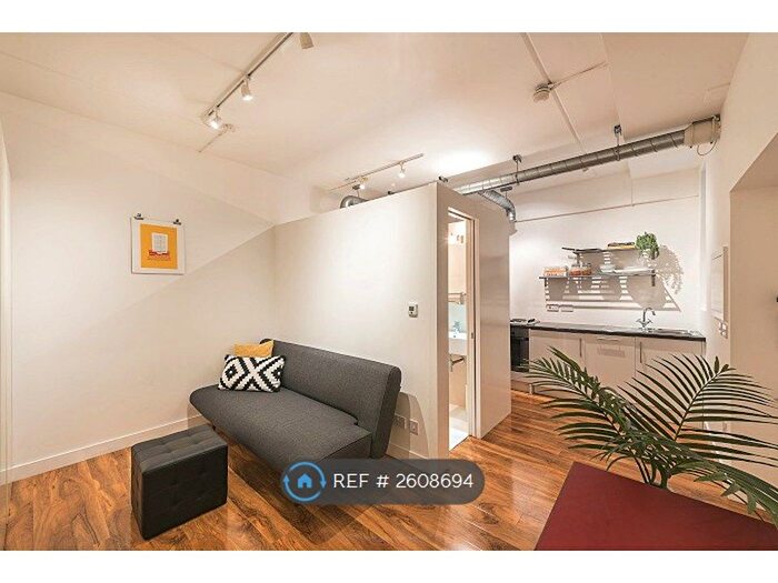 Studio To Rent In Kingsland Road, London, E8