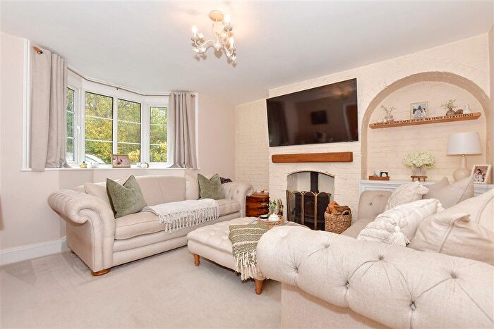 5 Bedroom Semi-Detached House For Sale In Linton Hill, Linton, Maidstone, Kent, ME17