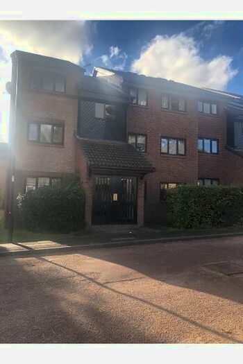 1 Bedroom Flat To Rent In John Gooch Drive, Enfield, EN2
