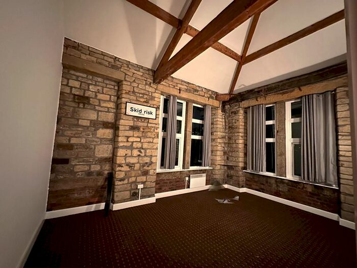 2 Bedroom Flat To Rent In Savile Street, Milnsbridge, Huddersfield, HD3