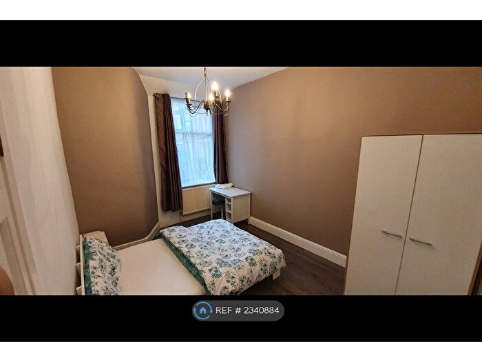 4 Bedroom Terraced House To Rent In Delaunays Road, Manchester, M8