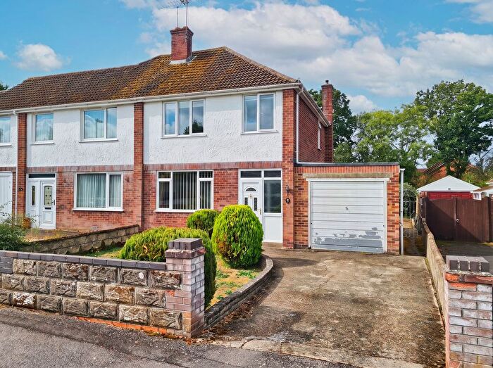3 Bedroom Semi-Detached House For Sale In Marybridge Close, Rushington, SO40
