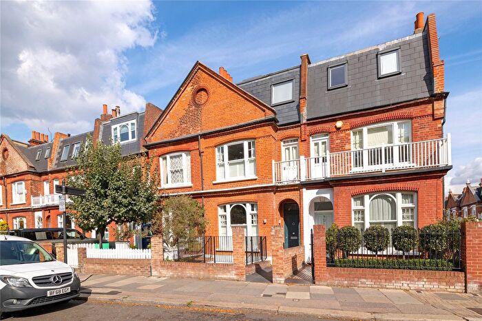 3 Bedroom Detached House For Sale In Peterborough Road, Fulham, London, SW6