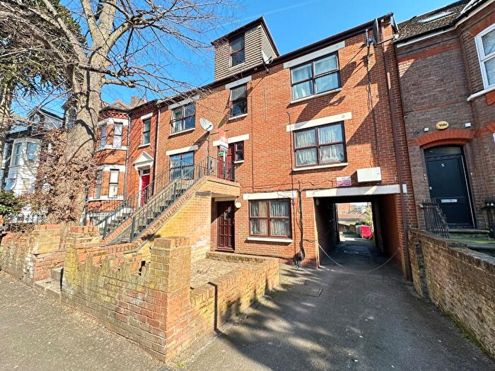 Studio To Rent In Faith House, Napier Road, Luton, Bedfordshire, LU1
