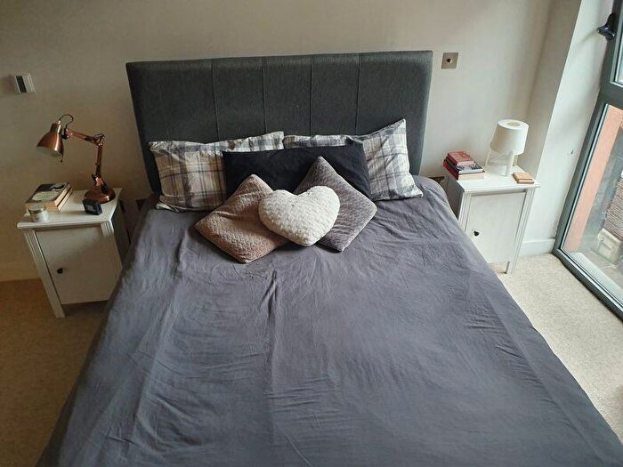 1 Bedroom Apartment To Rent In Central Quay North, Broad Quay, BS1