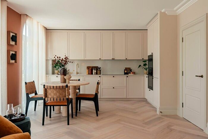3 Bedroom Apartment For Sale In Larch Avenue, Sunningdale, SL5