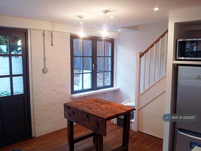 2 Bedroom Detached House To Rent In Torr Road, London, SE20
