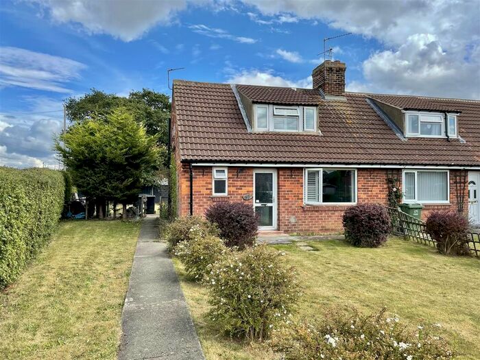 3 Bedroom Semi-Detached Bungalow For Sale In Hambleton Place, Thirsk, YO7
