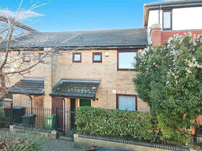 3 Bedroom Terraced House For Sale In Adelphi Street, Campbell Park, Milton Keynes, MK9