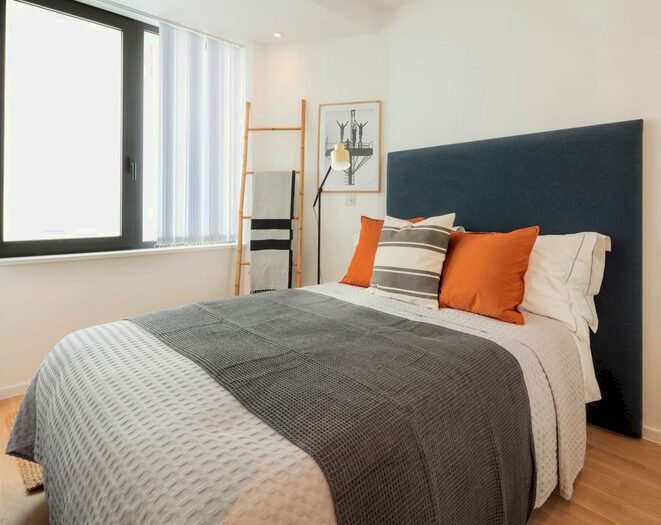 2 Bedroom Flat To Rent In - Queen's Road, Reading, RG1