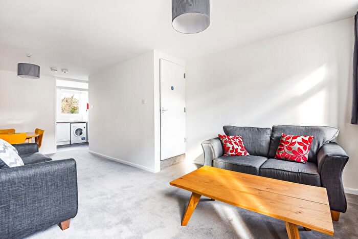 3 Bedroom Terraced House To Rent In Green Ridges, OX3