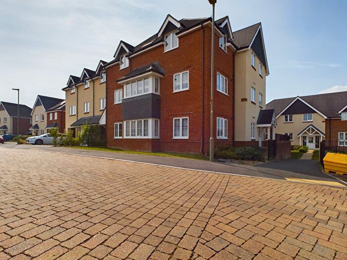 2 Bedroom Flat To Rent In Observer Point Road, Overton, RG25