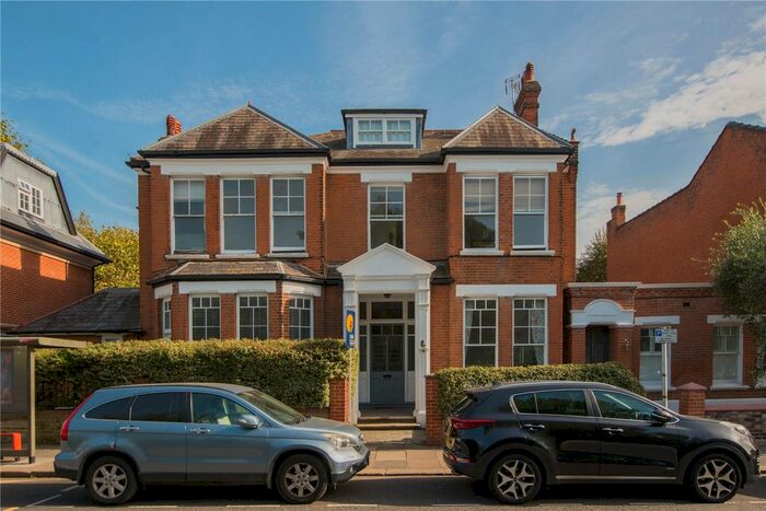 1 Bedroom Flat To Rent In Sandycombe Road, Richmond, TW9
