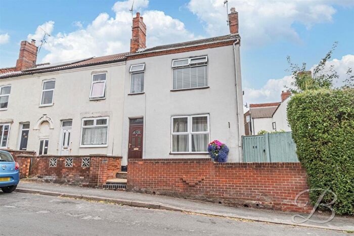 4 Bedroom End Of Terrace House For Sale In Brooke Street, Tibshelf, Alfreton, DE55