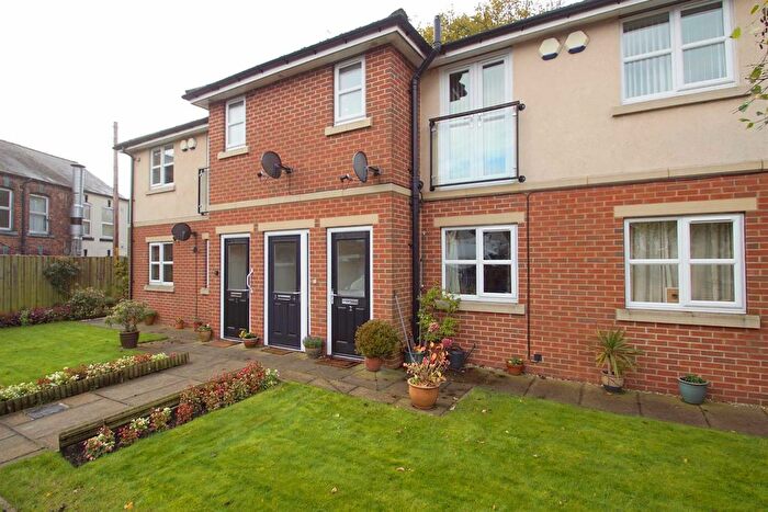 2 Bedroom Flat To Rent In Cross Street, Halton, Leeds, LS15