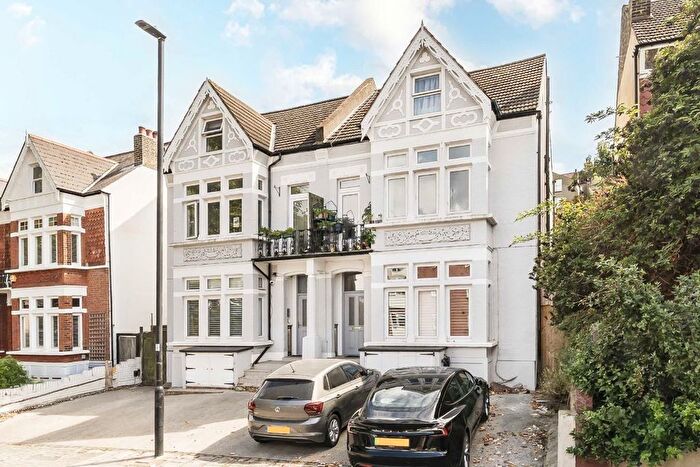 2 Bedroom Flat For Sale In Knollys Road, Streatham, SW16