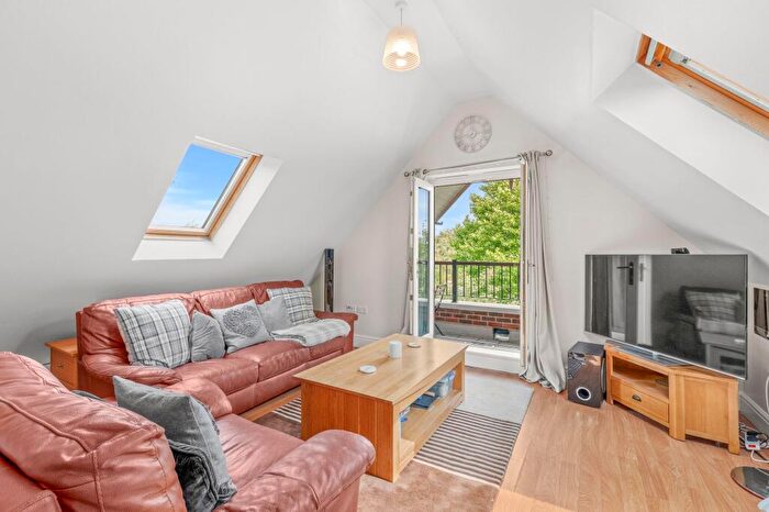 2 Bedroom Apartment For Sale In Straight Bit, Flackwell Heath, HP10