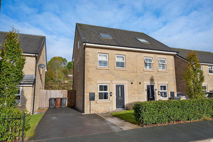 4 Bedroom Semi Detached House For Sale In Torside Street, Glossop, SK13