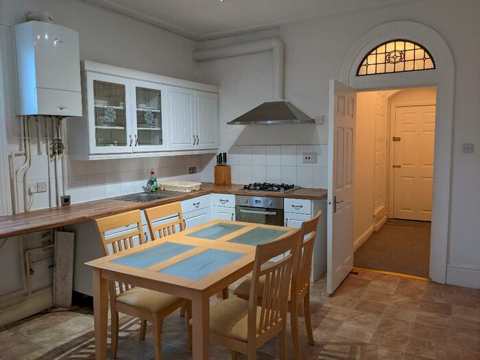 2 Bedroom Flat To Rent In Spa Road, Gloucester, Gloucestershire, GL1