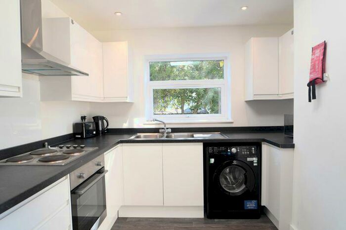 6 Bedroom Terraced House To Rent In Eastbourne Road, Brighton, BN2