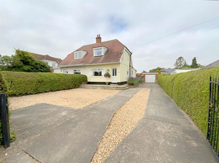 2 Bedroom Semi-Detached Bungalow For Sale In Peaks Lane, New Waltham, DN36