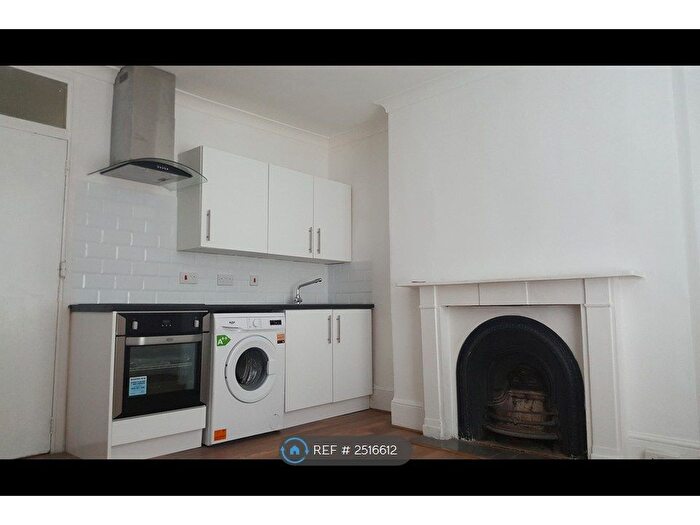 1 Bedroom Flat To Rent In Parrock Street, Gravesend Kent, DA12