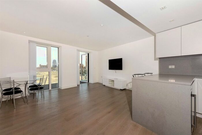 2 Bedroom Flat To Rent In Ariel House, Vaughan Way, London, E1W