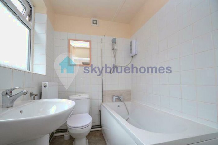 3 Bedroom Terraced House To Rent In Olphin Street, Leicester, LE4