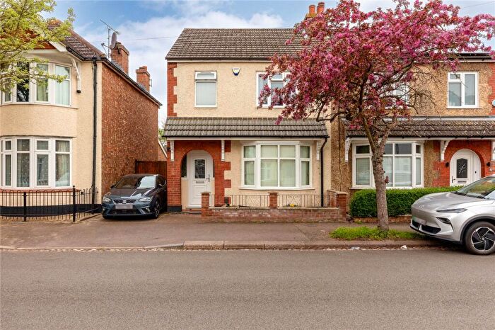 4 Bedroom Semi Detached House For Sale In Abbey Road, Bedford, Bedfordshire, MK41