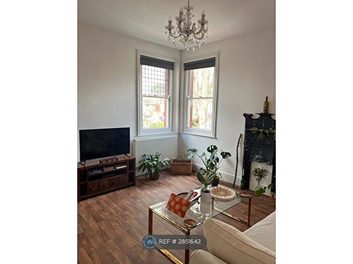 1 Bedroom Flat To Rent In Elberton House, Sherwood, Nottingham, NG5