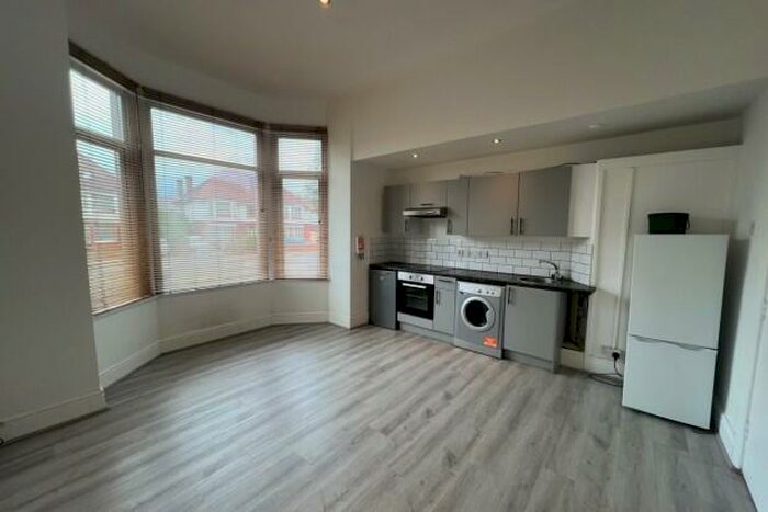 1 Bedroom Flat To Rent In Newport Road Cardiff, CF24