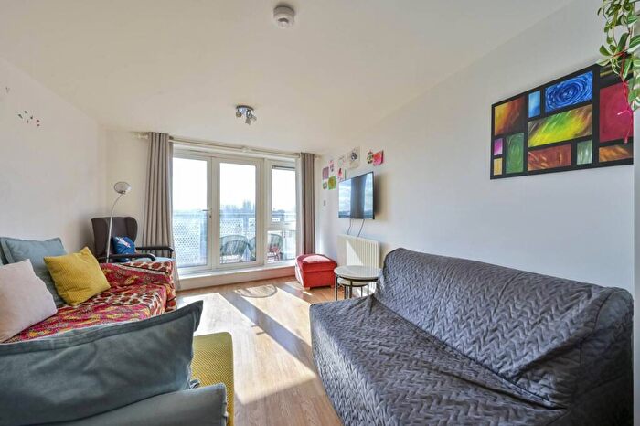 2 Bedroom Flat To Rent In Garricks House, Kingston, Kingston Upon Thames, KT1