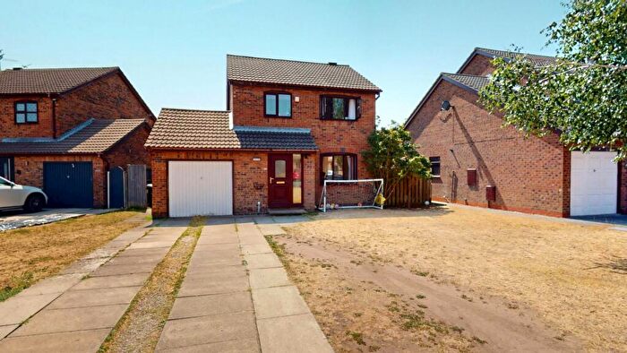3 Bedroom Detached House For Sale In Thealby Gardens, Doncaster, DN4