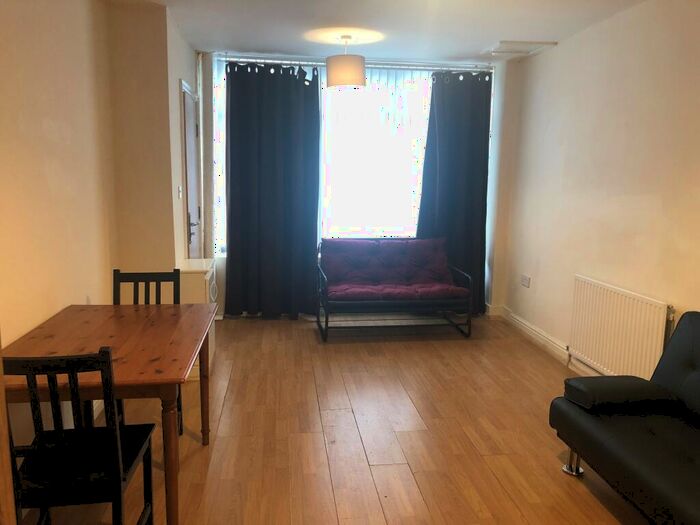 1 Bedroom Apartment To Rent In Holt Road, L7