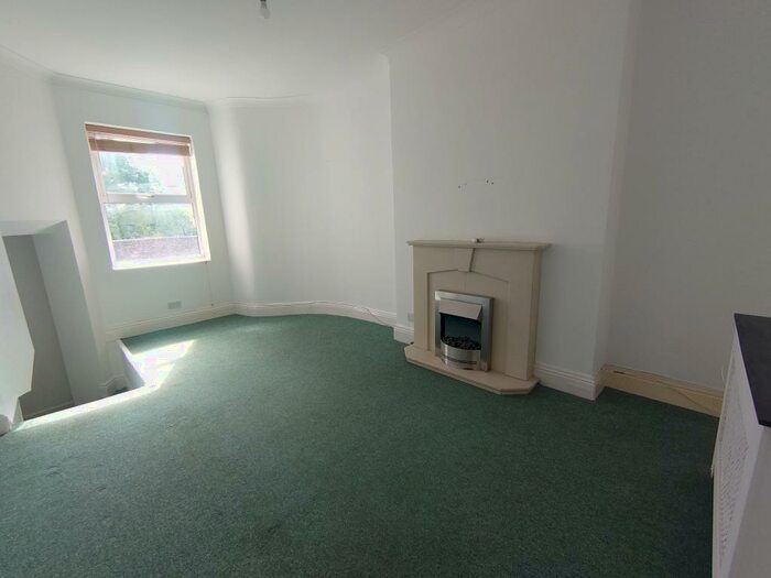 2 Bedroom Flat To Rent In Hoe Street, Plymouth *Available With Zero Deposit Guarantee*, PL1