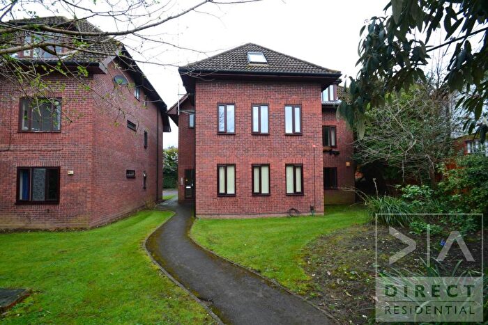 Studio To Rent In Kingston Avenue, Leatherhead, KT22