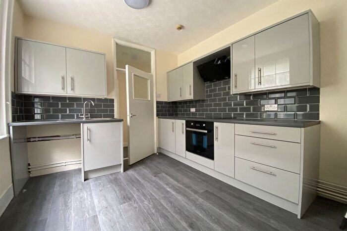 1 Bedroom Flat To Rent In East Cliff First Floor, East Cliff, CT16