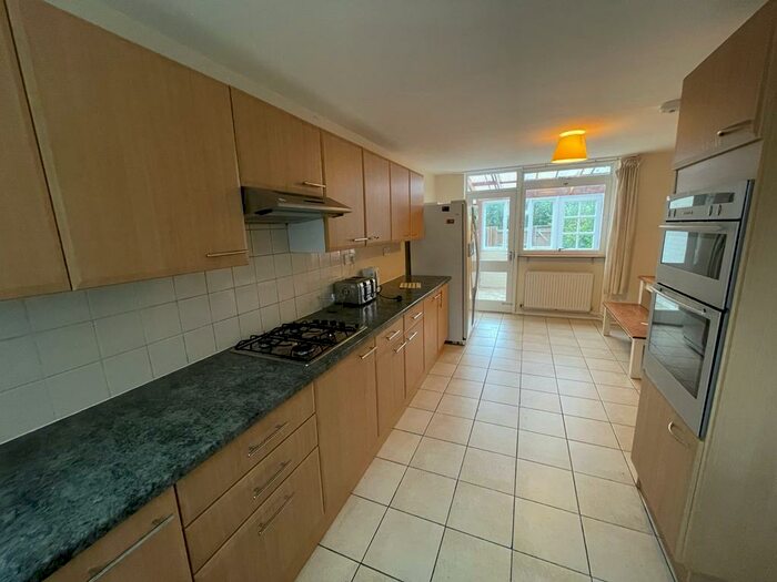 5 Bedroom Semi-Detached House To Rent In Herons Way, Selly Oak, Birmingham, B29