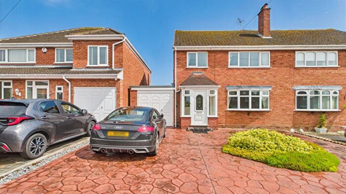 3 Bedroom House For Sale In Hazeldene Road, Halesowen, B63