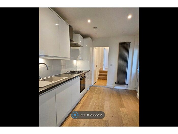 1 Bedroom Flat To Rent In Hassett Road, London, E9