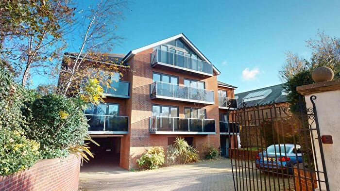 1 Bedroom Flat For Sale In South Court, Dyke Road, Hove, BN1
