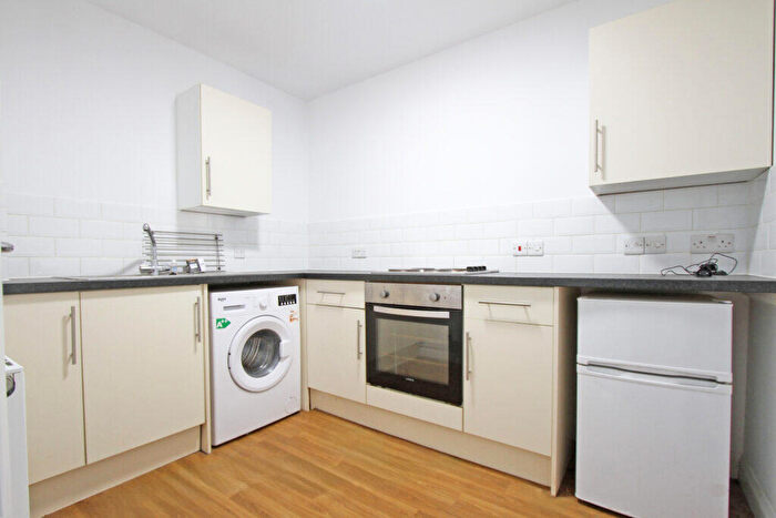 1 Bedroom Apartment To Rent In High Street, Banbury, Oxon, OX16