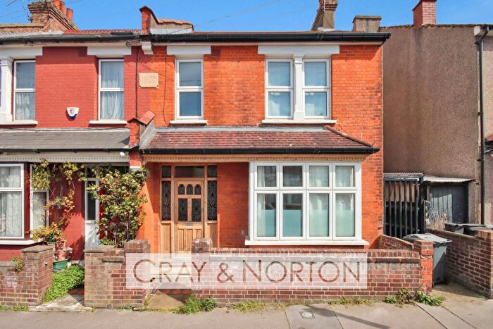 3 Bedroom End Of Terrace House To Rent In Addiscombe Court Road, Croydon, CR0