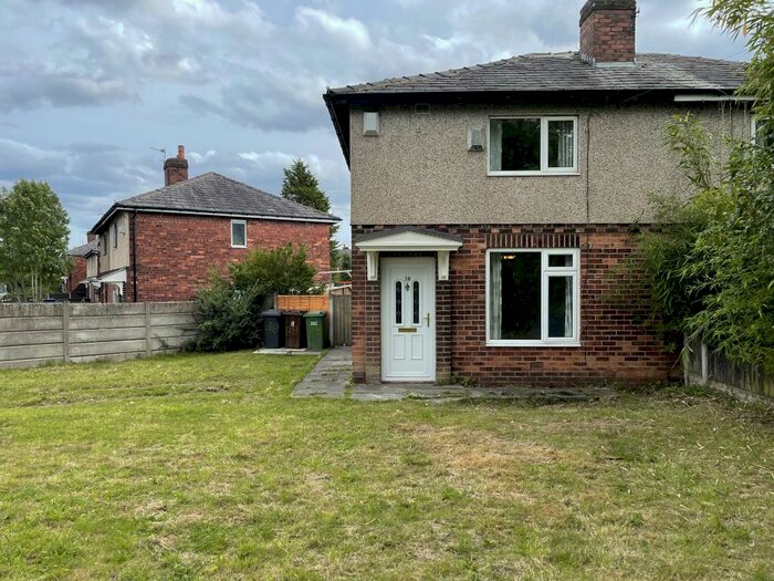 2 Bedroom House To Rent In Car Bank Crescent, Atherton, M46