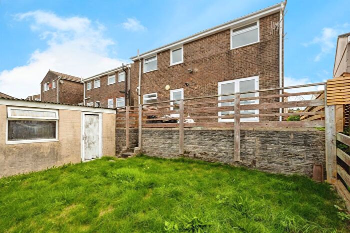 3 Bedroom Link Detached House For Sale In Greenwood Drive, Cimla, Neath, SA11